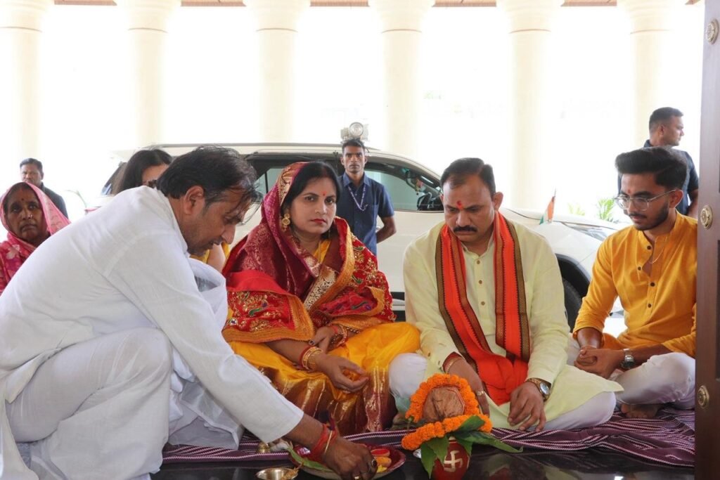 नवा रायपुर में स्वास्थ्य मंत्री श्याम बिहारी जायसवाल का गृह प्रवेश समारोह संपन्न